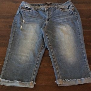 Ladies Cato Size 14 Capris